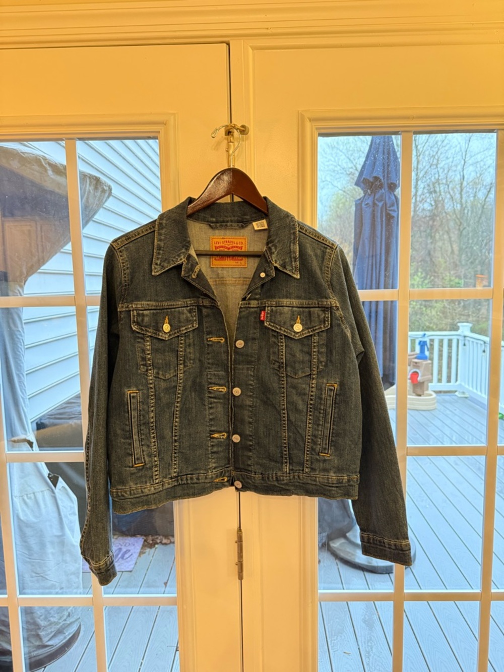 Levi's Women’s Original Trucker Jean Jacket in “Medium Wash” Denim - Size Large